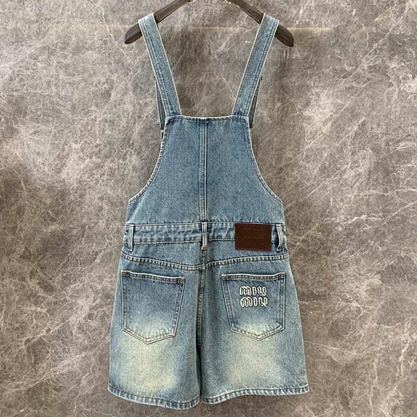 確保済みミュウミュウ 偽物 Denim bib mini-dress デニム ビブミニドレス mye52551